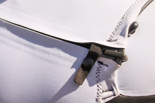 Traje Neopreno Wayka - Detalle cierre